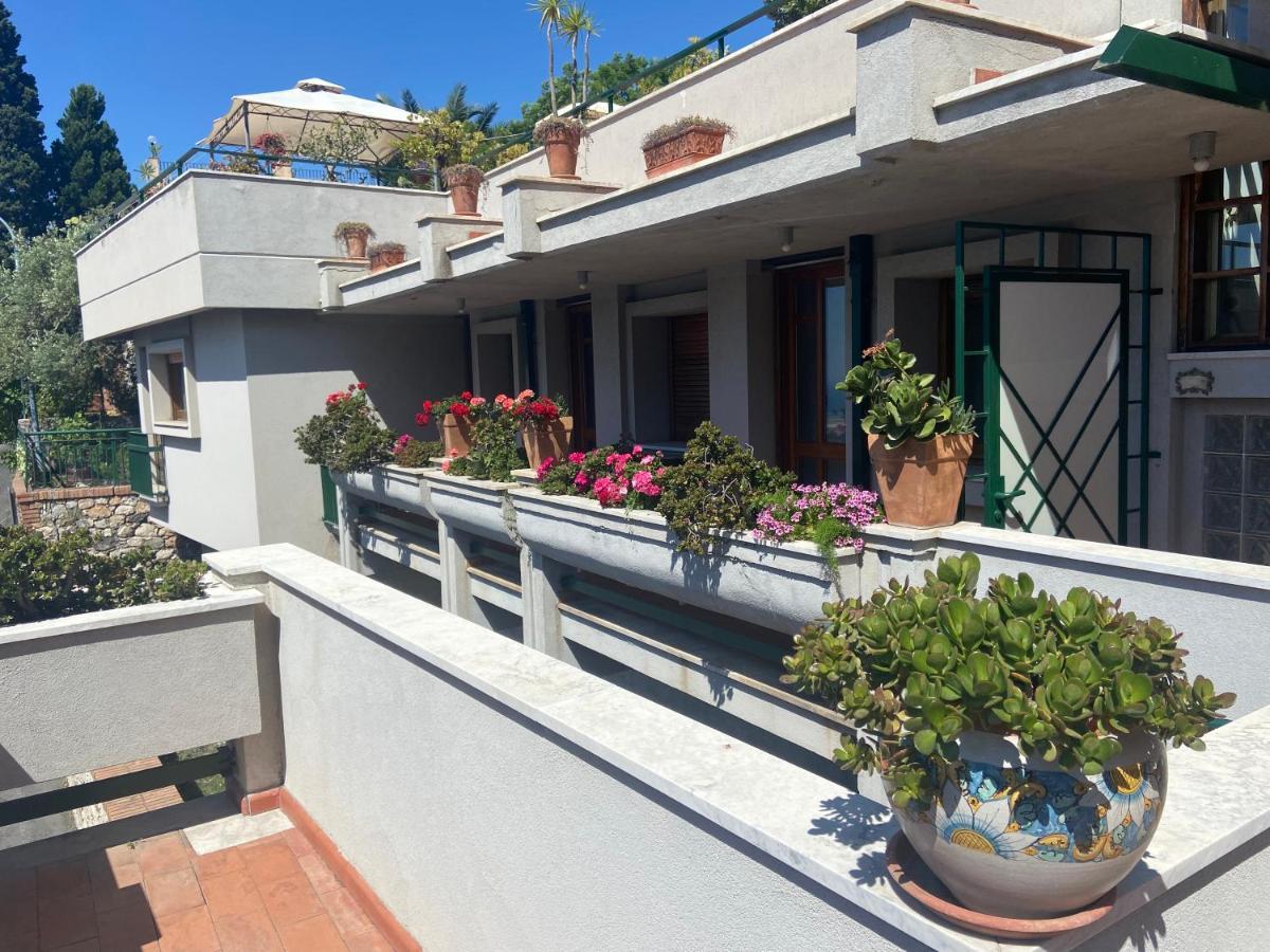Villa Centaurea Apartment With Private Parking Taormina Kültér fotó